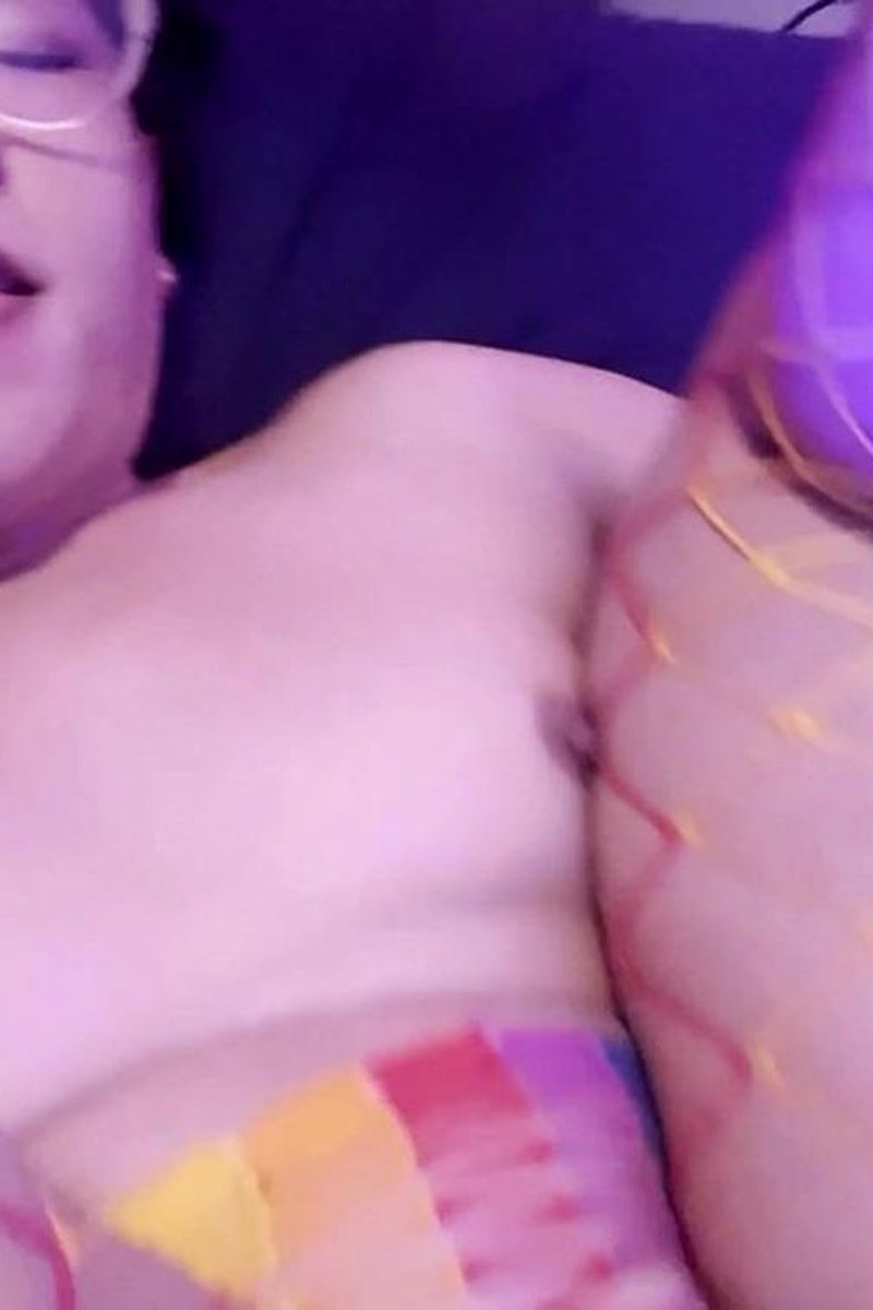 Chupada E Fodida Sem Pena, Me Deixou Arrombada - Screenshot 1 of 4 - All Sex
