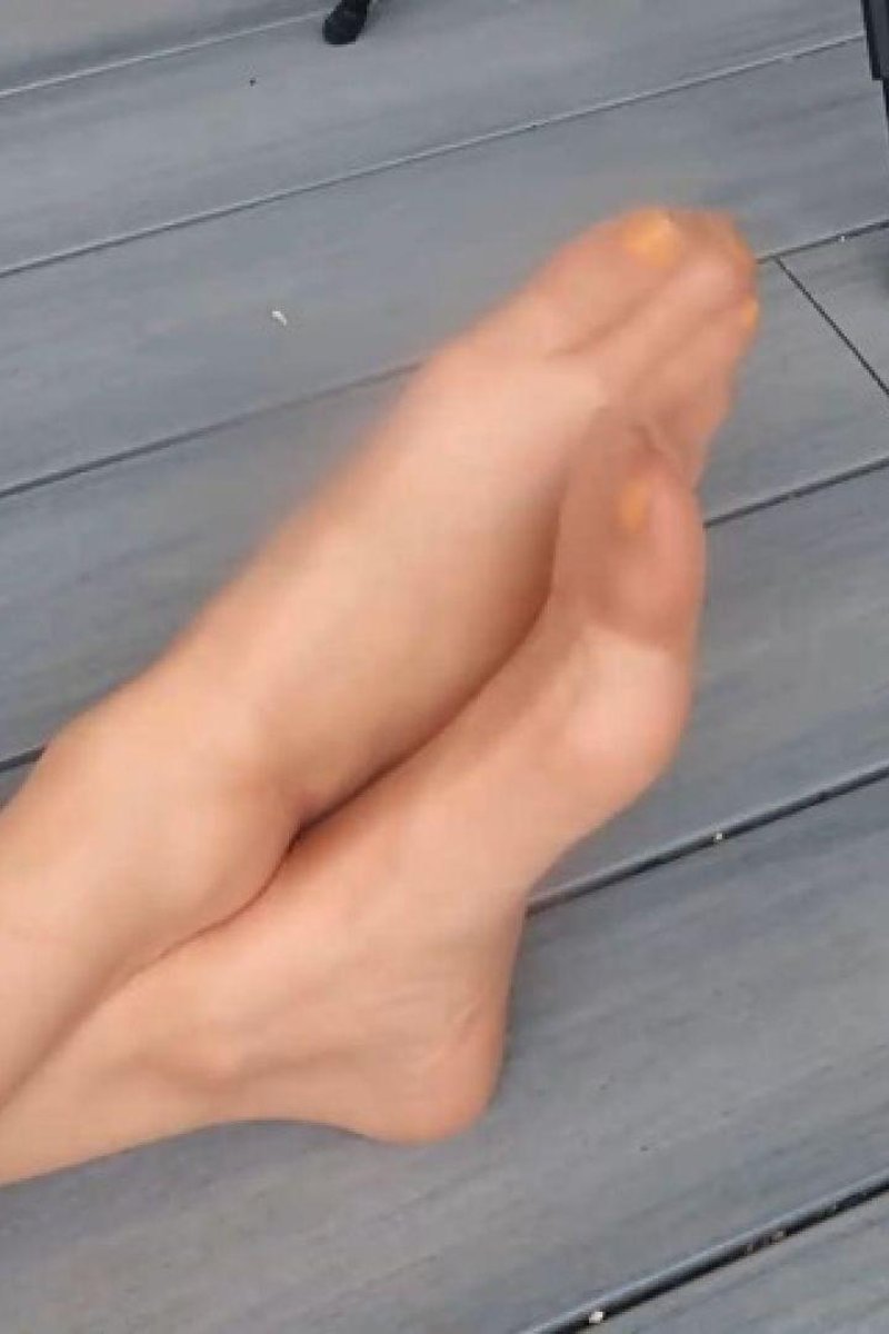 Toasty - Screenshot 1 of 4 - Foot Fetish