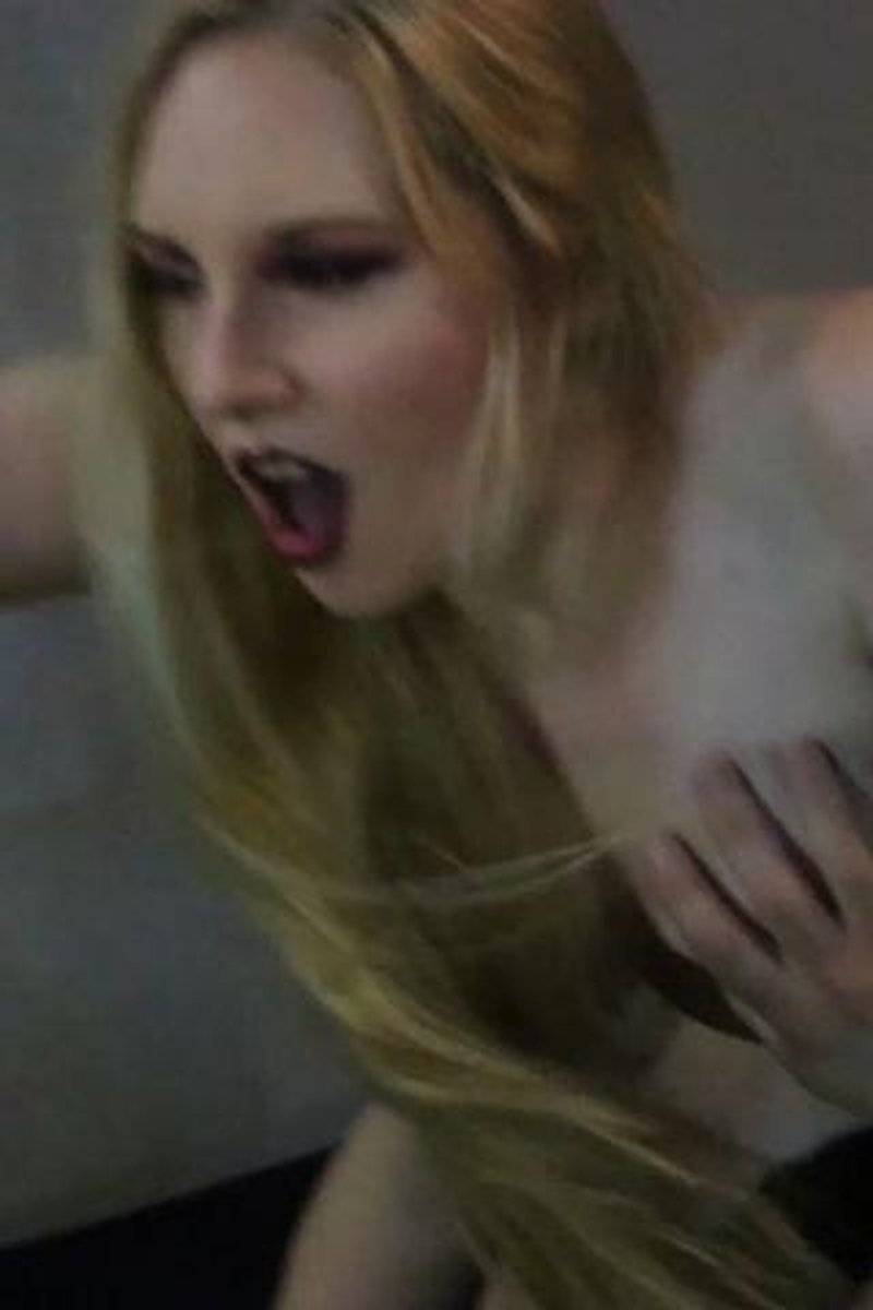 Fantasy Fuck - Screenshot 1 of 4 - Blowjob