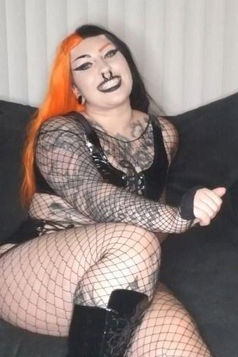 Goth Girl SPH CEI In PVC & Fishnets - Screenshot 1 of 4 - Femdom