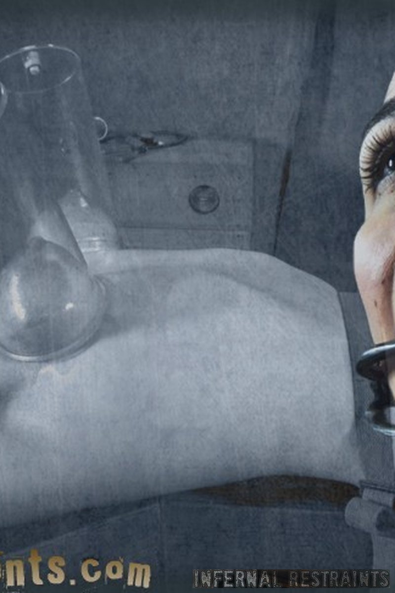 Cry Out - Screenshot 1 of 4 - BDSM