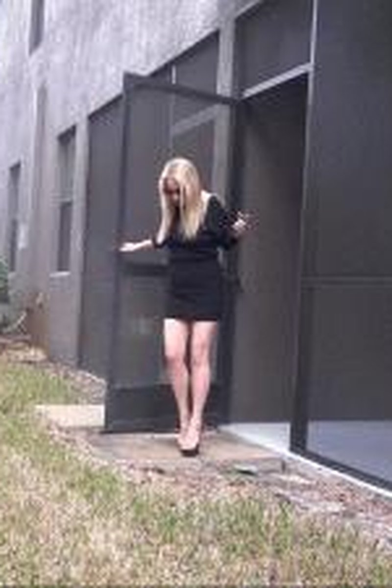Stuck & Sunk - Screenshot 1 of 4 - Blonde Hair (Female)
