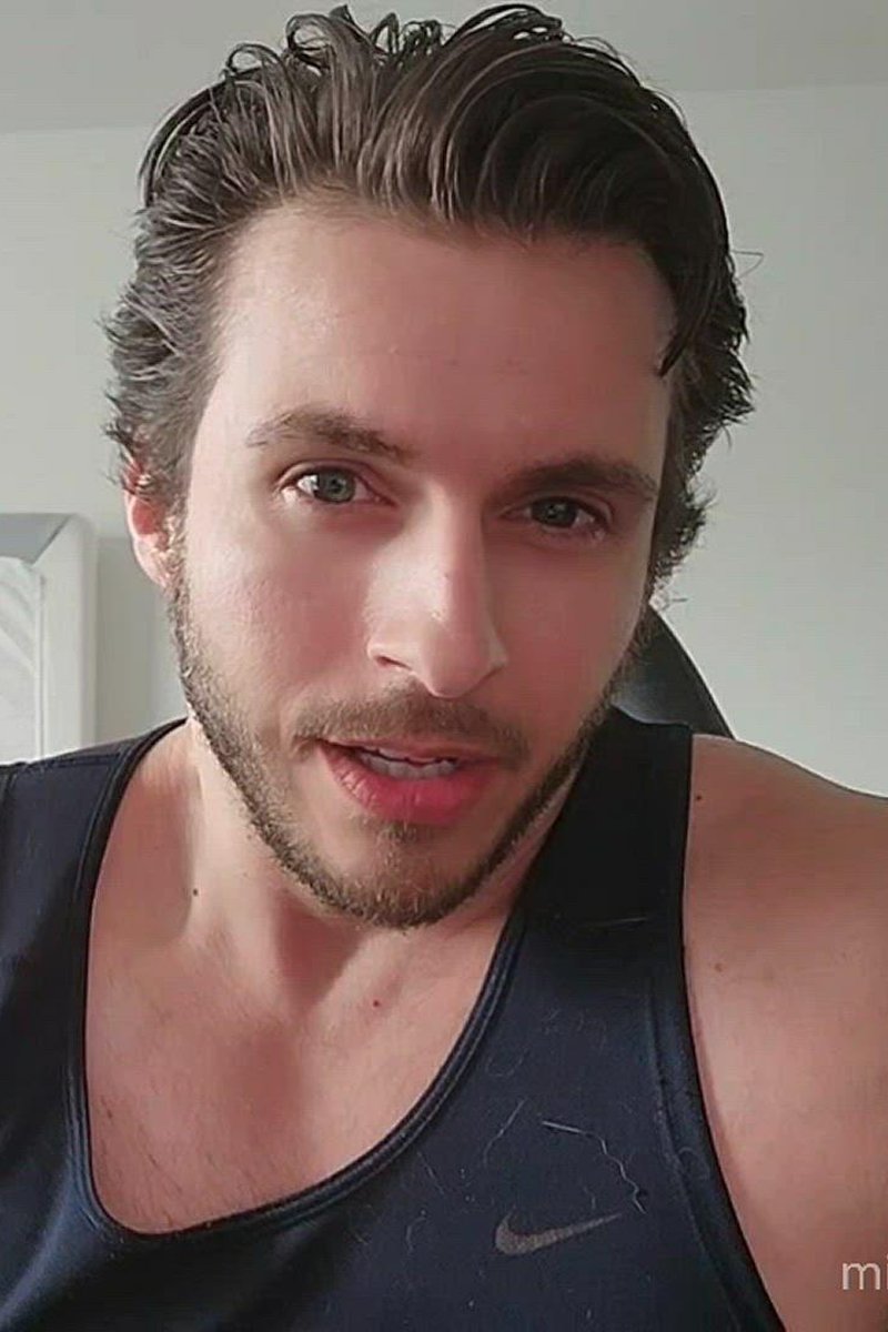 Vlog - Screenshot 1 of 4 - Michael Fitt