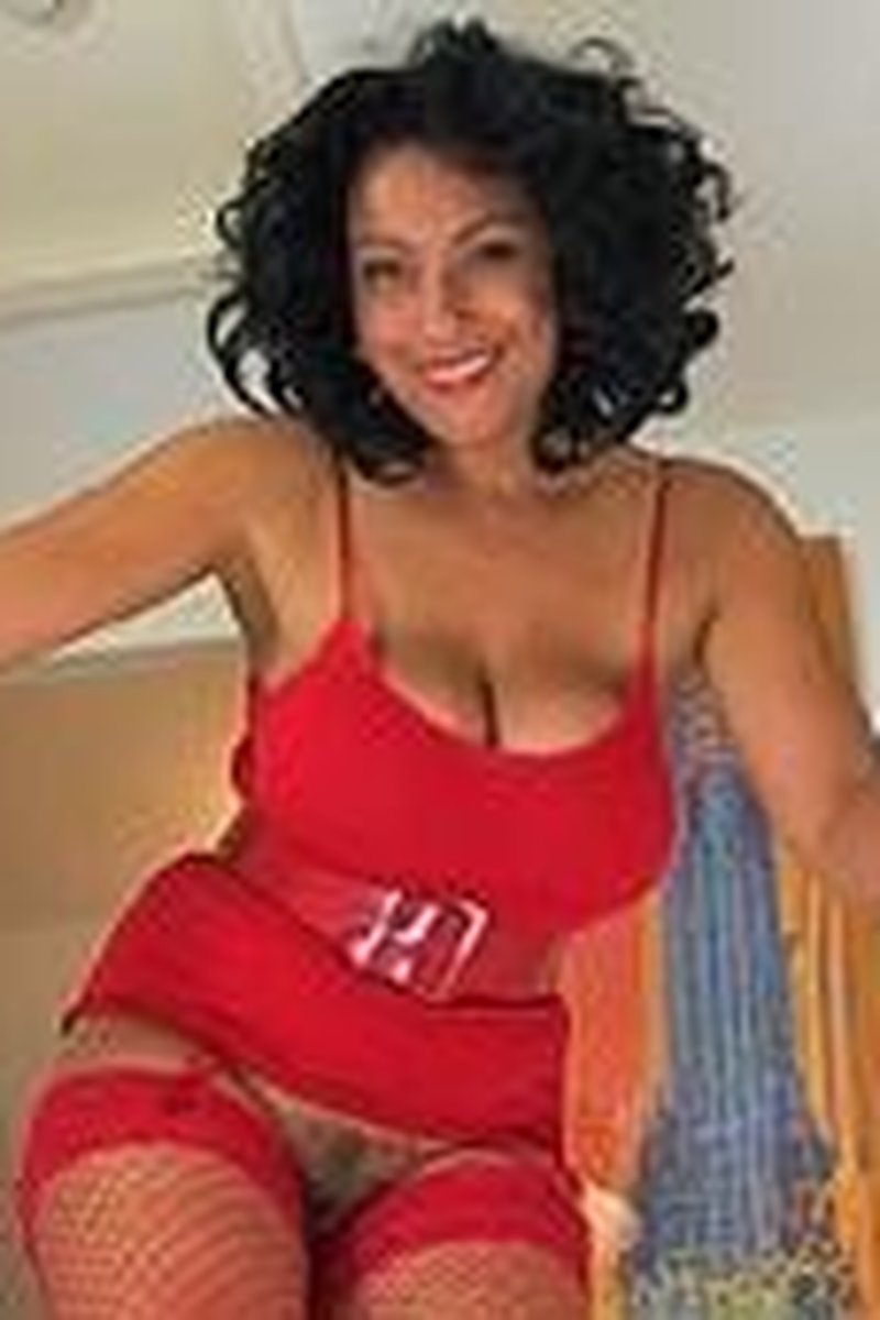 Tit Lovers - Screenshot 1 of 4 - Fishnet