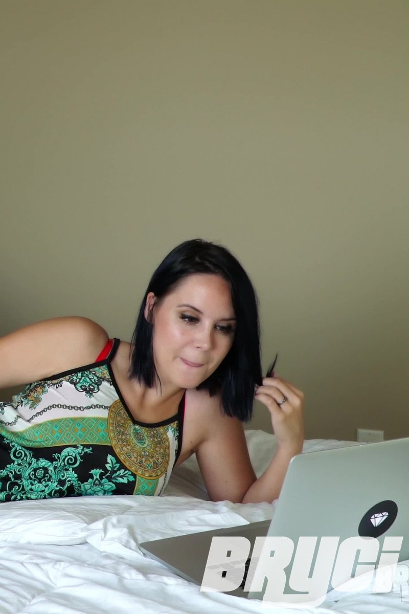 Webcam Date - Screenshot 1 of 4 - Dirty Talk