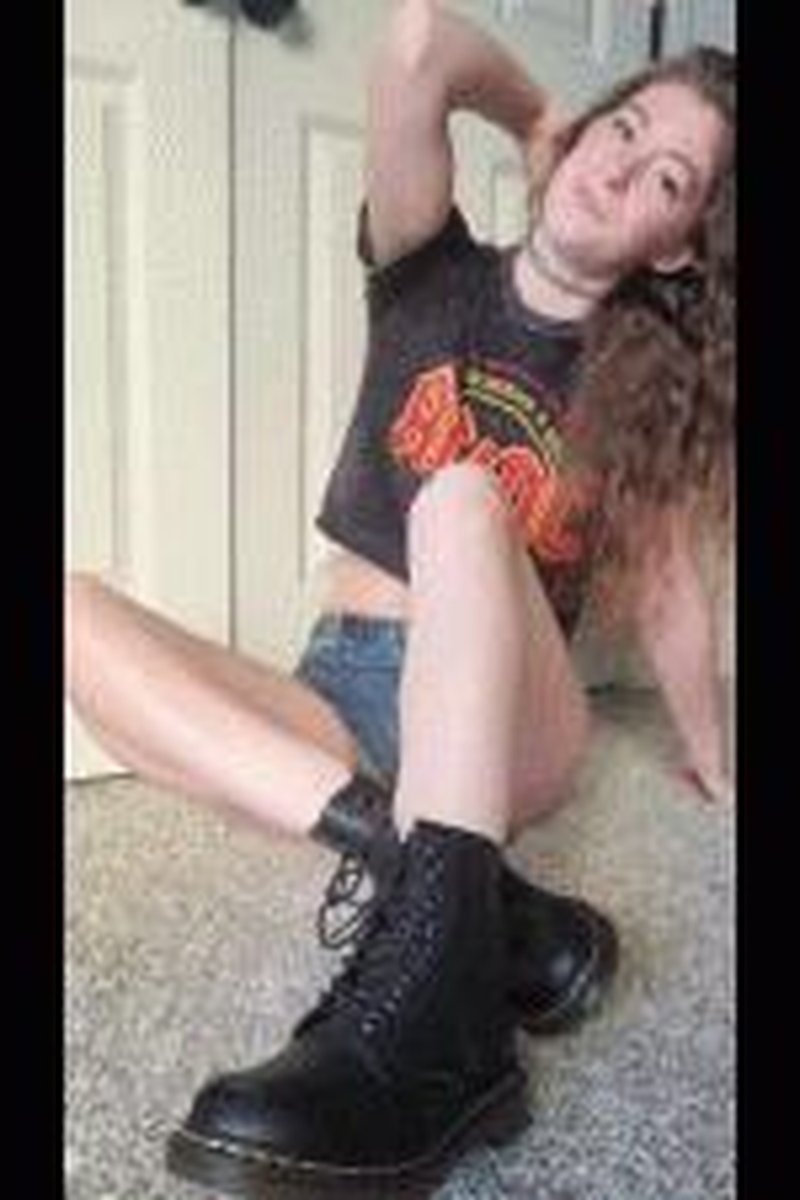 Boot Humiliation - Screenshot 1 of 4 - Boot Slave