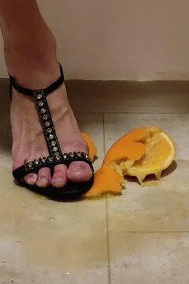 Orange Stomping - Screenshot 1 of 4 - Fetish