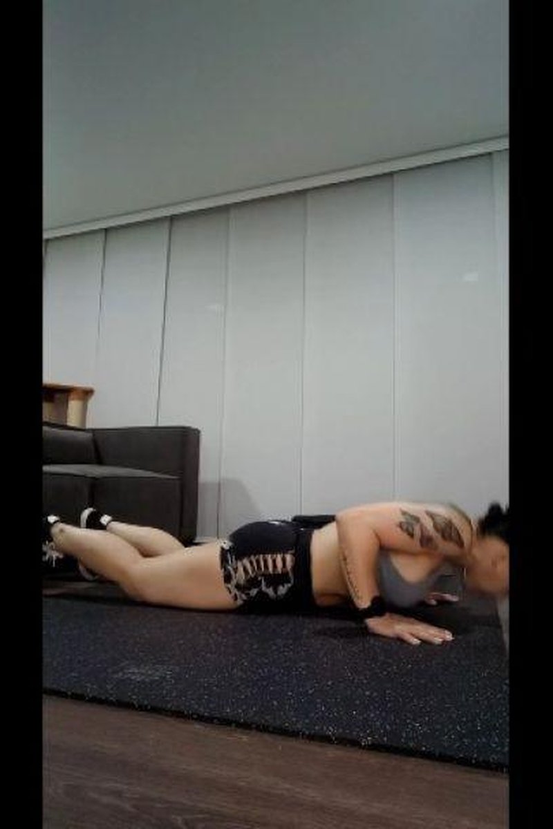 Full Body Training - Screenshot 1 of 4 - Back Fetish