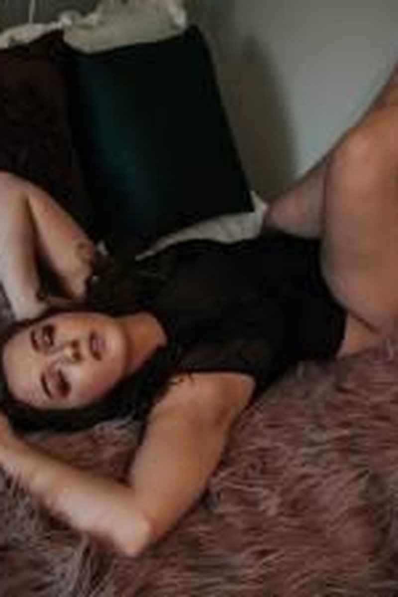 Side View - Screenshot 1 of 4 - Natural Tits