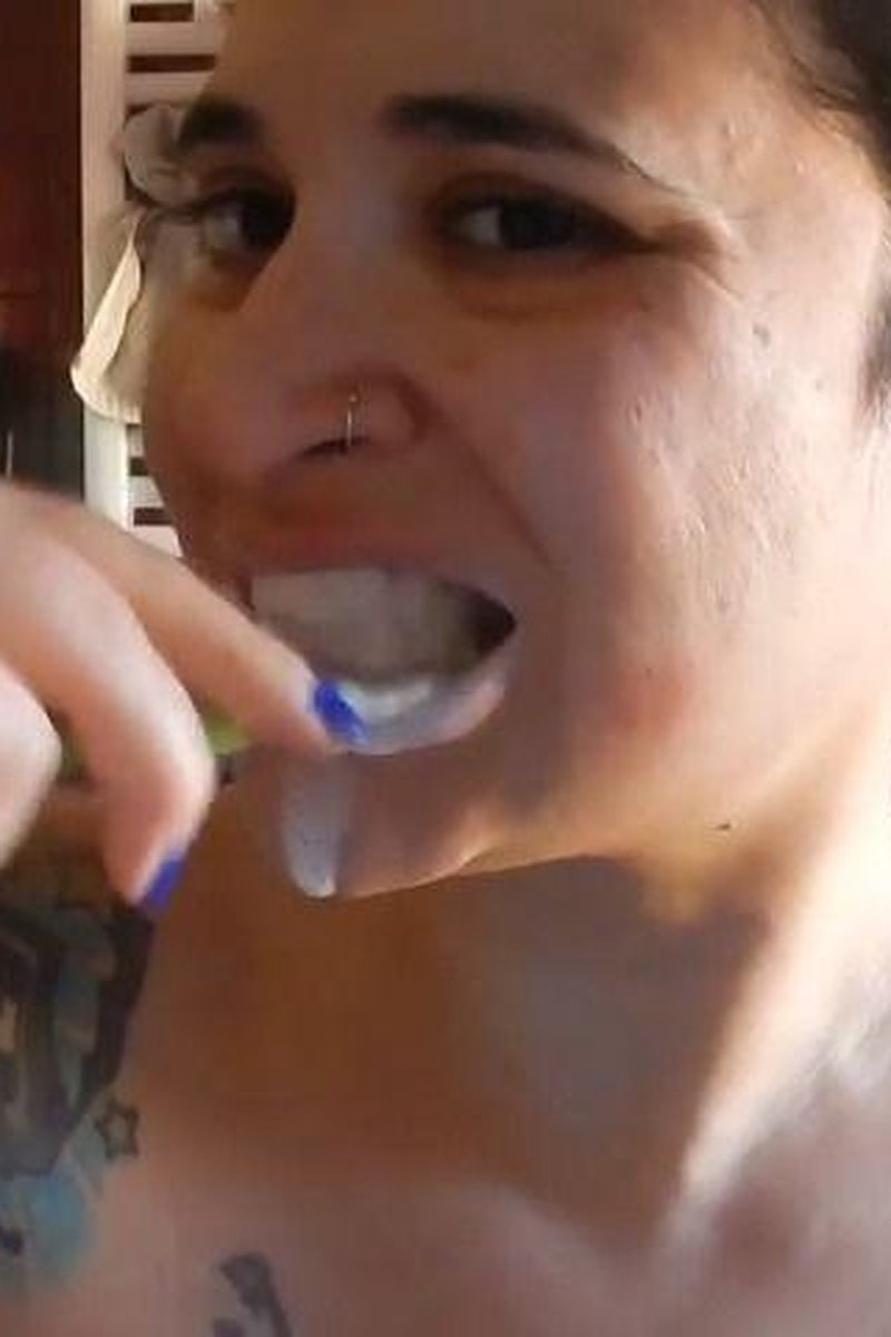 Toothbrushing - Screenshot 1 of 4 - Fetish
