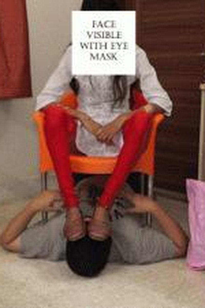 TP-iwantclipsindianmistressfemdom-indian-juttis-worship-punishing-thief-4