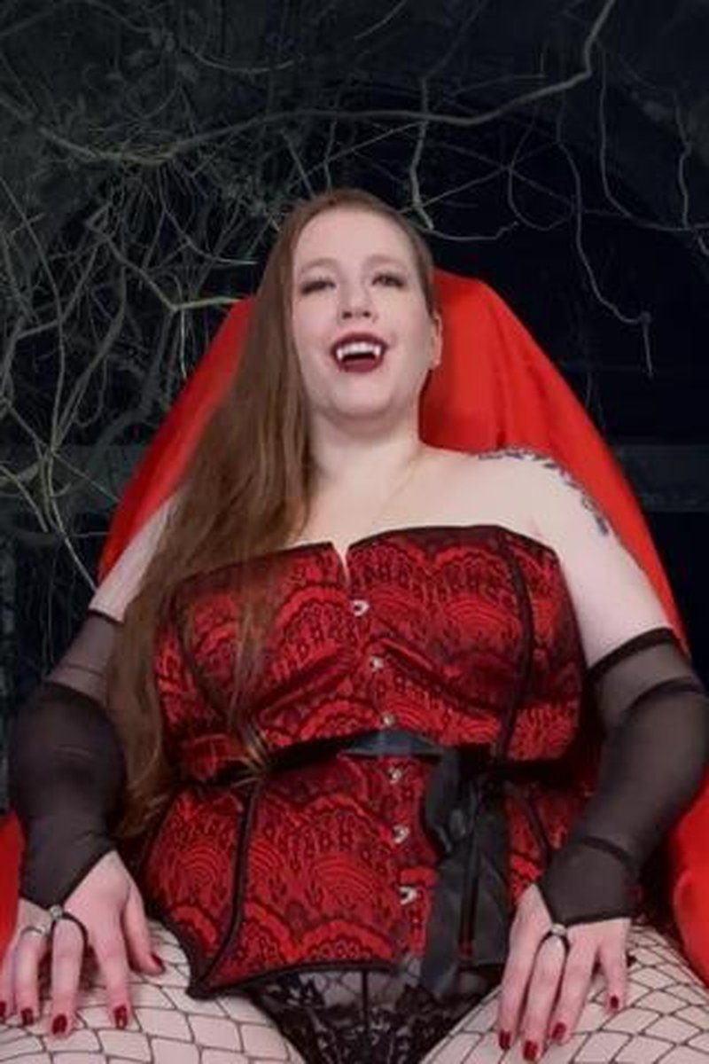 Vamp Edging Session - Screenshot 1 of 4 - Sara Sitwell
