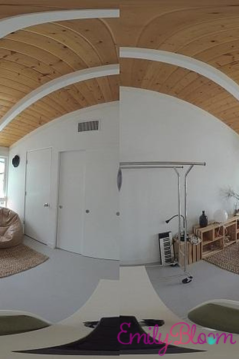 Bean Bag VR - Screenshot 1 of 4 - Big Tits