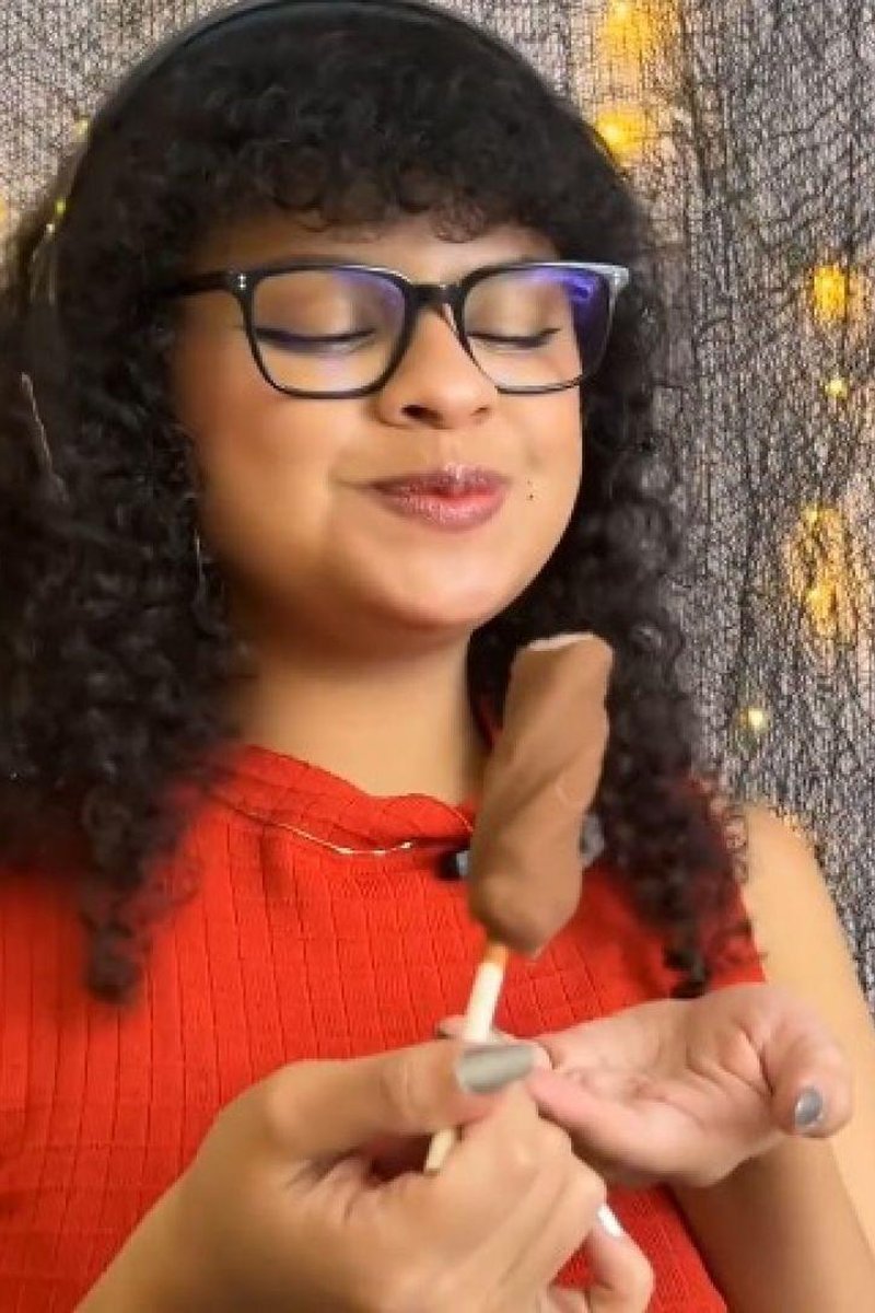 Devouring Ice Cream - Screenshot 1 of 4 - Custom Vid