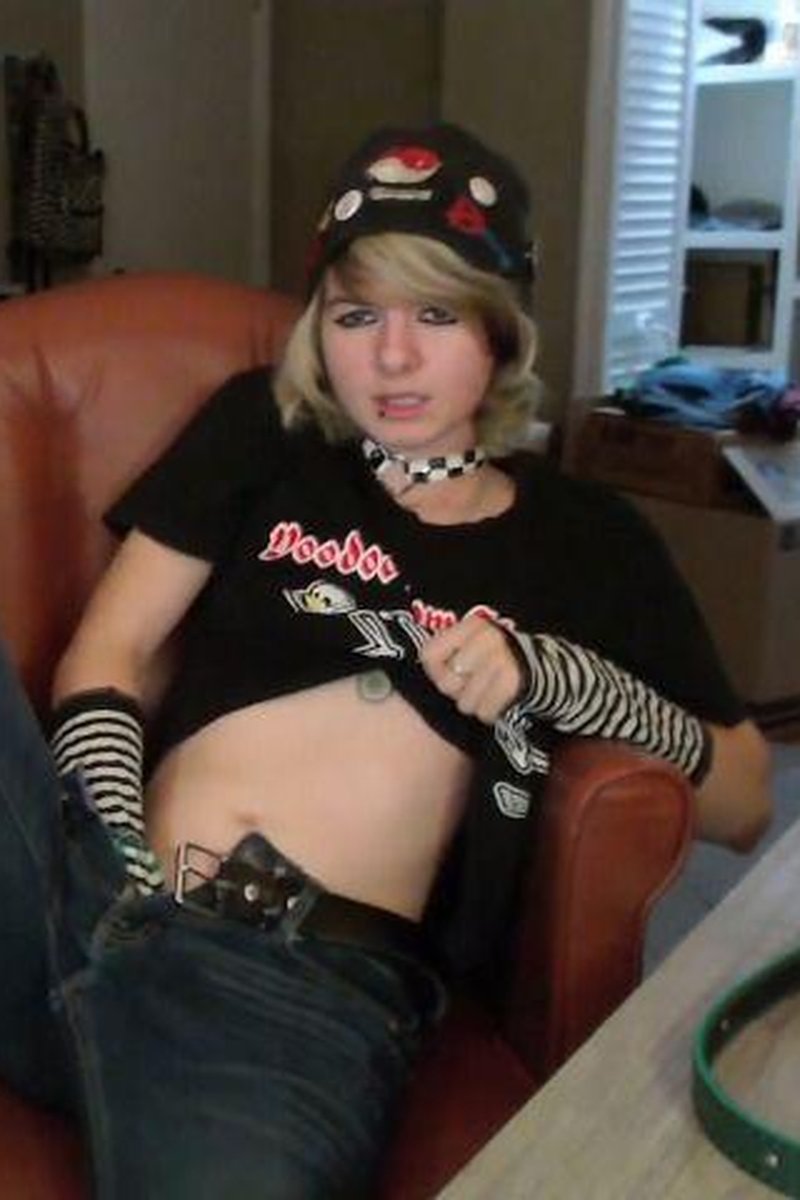 The Emo Stream - Screenshot 1 of 4 - Goth