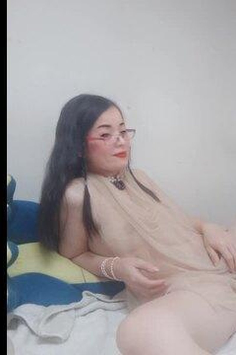 Tiny Tit See Throw Under Her Dress Is Perfect Petite Body - Screenshot 1 of 4 - Natural Ass