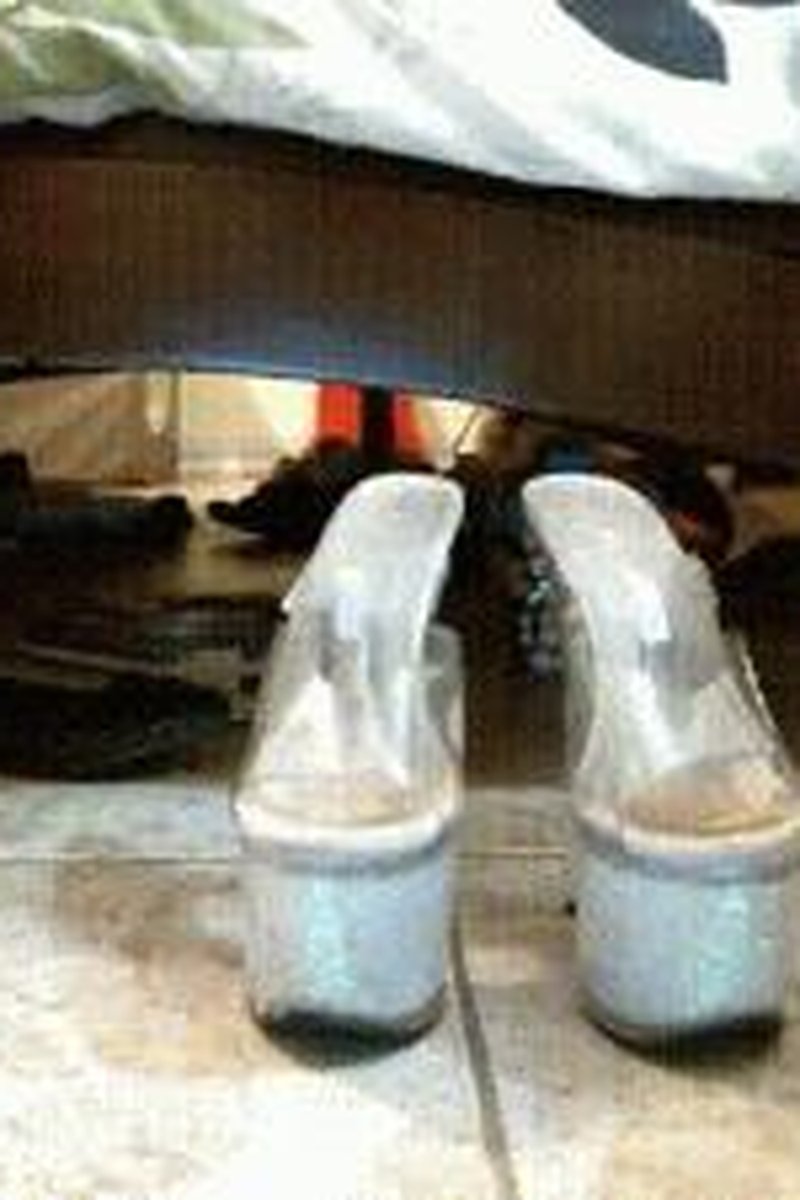 Stripper Heel Slide - Screenshot 1 of 4 - Foot Fetish