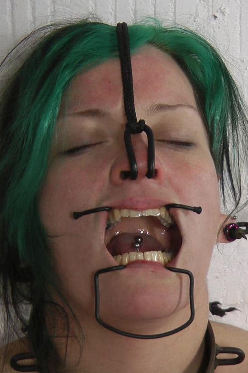 Ears Chained - Screenshot 1 of 4 - Bondage