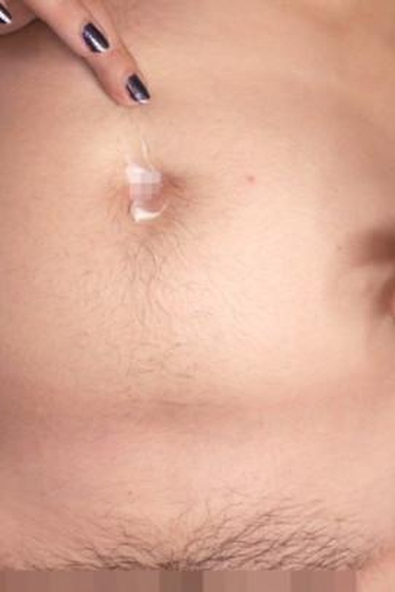 Belly Button Lotion Play - Screenshot 1 of 4 - Belly Fetish