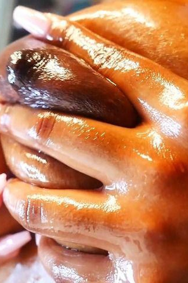 Oiled Up Bouncing Boobs - Screenshot 1 of 4 - Big Tits