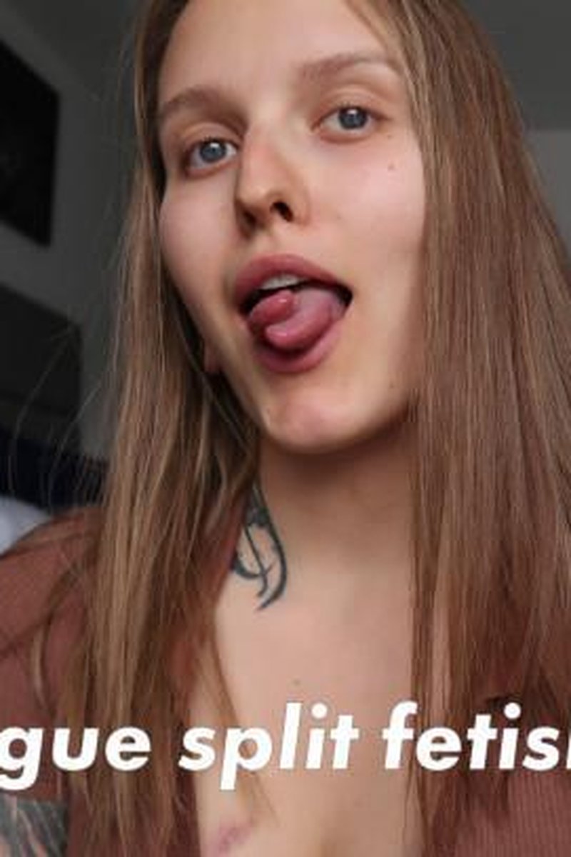 Seductive Tongue Split Tricks - Screenshot 1 of 4 - Facial
