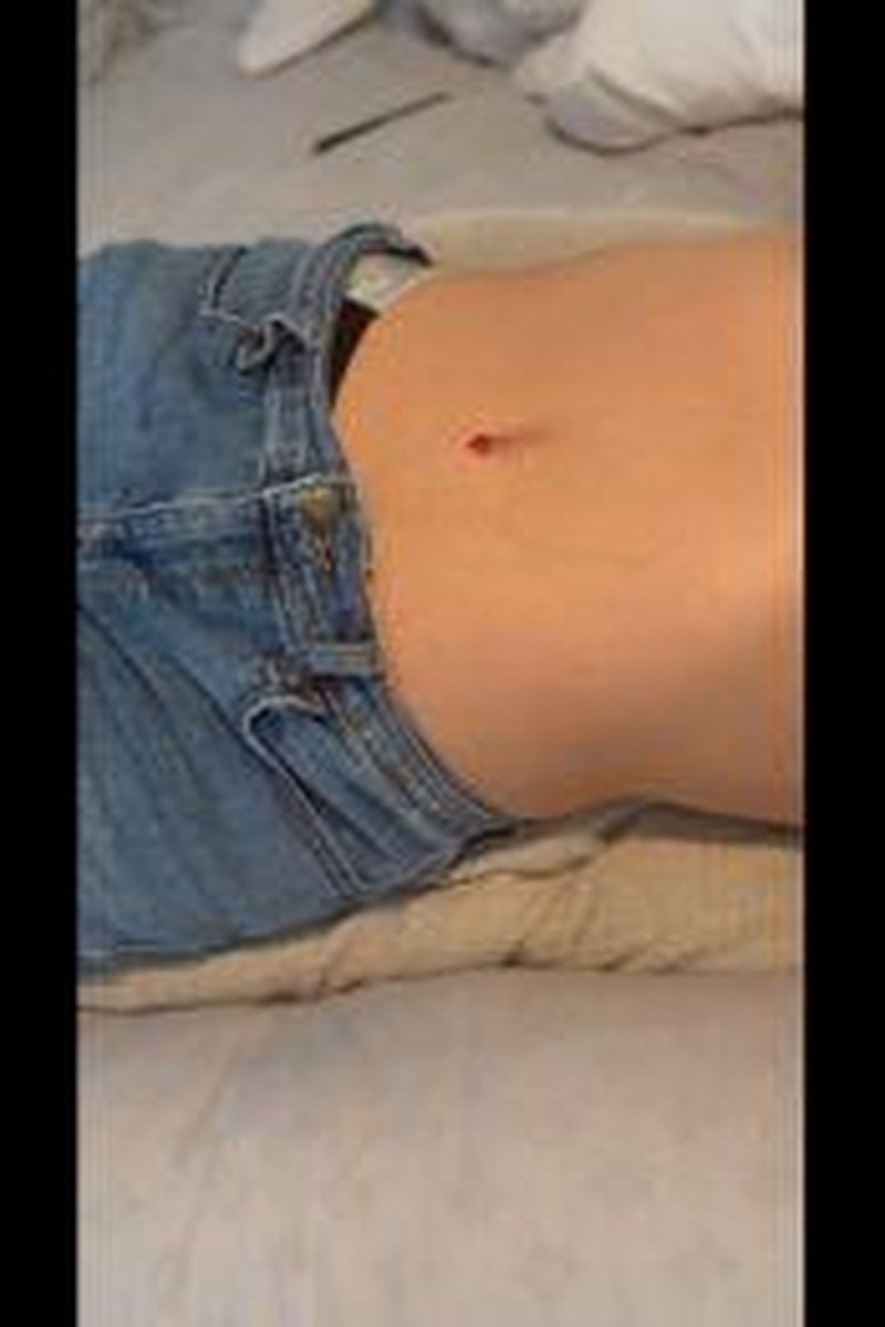 Bellybutton Candy - Screenshot 1 of 4 - Belly Fetish