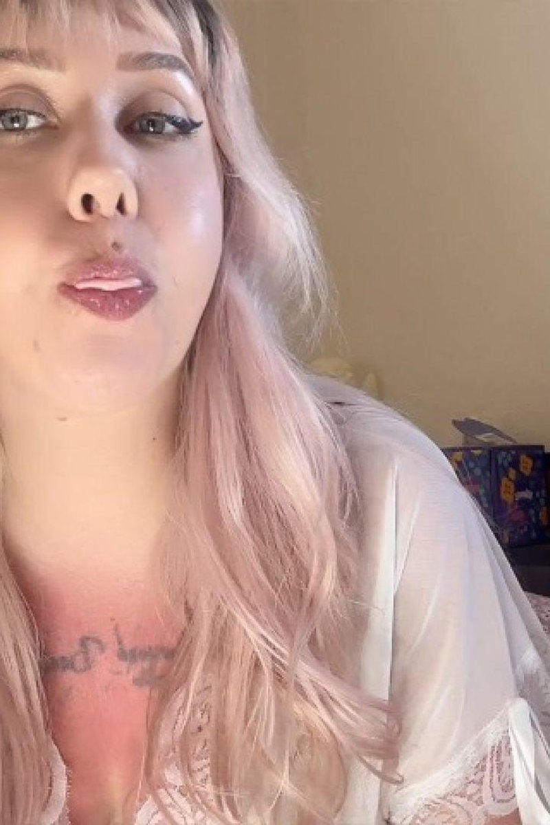 Bubble Blowing - Screenshot 1 of 4 - Bubble Gum