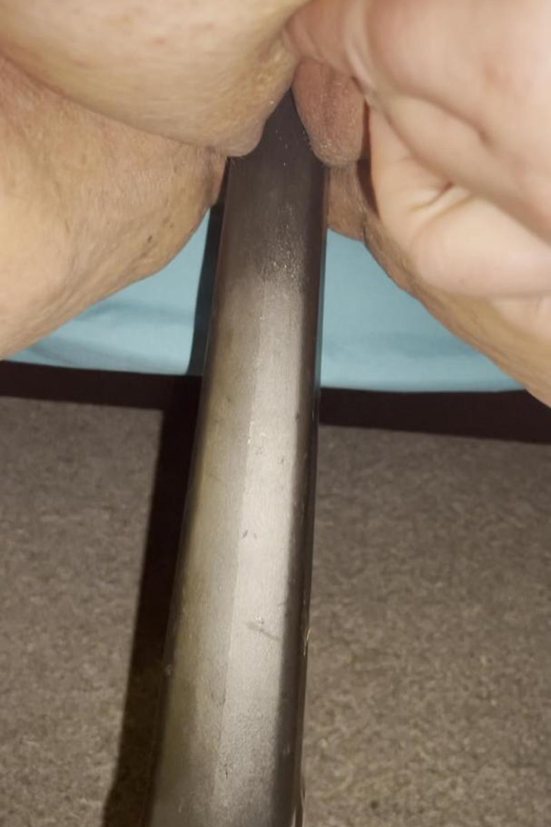 Leaf Blower Insertion - Screenshot 1 of 4 - Bitch