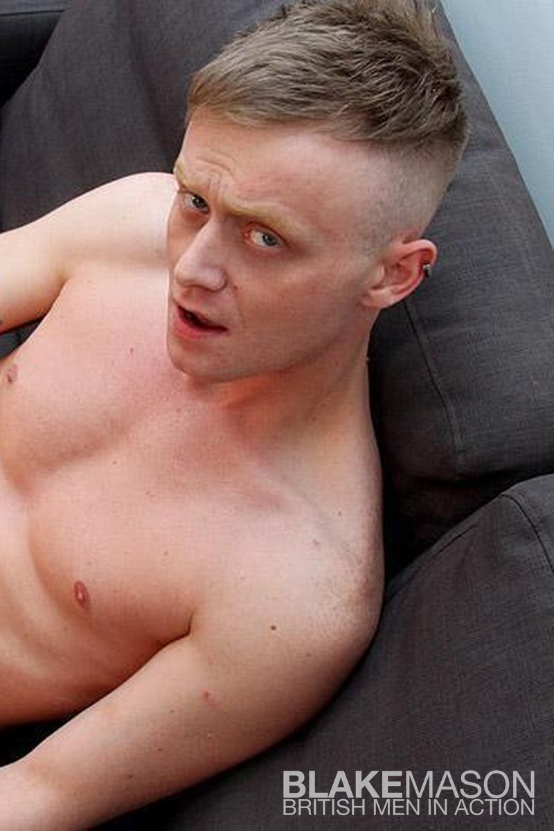 Jerking It with Tom Sharp - Screenshot 1 of 4 - Brown Hair