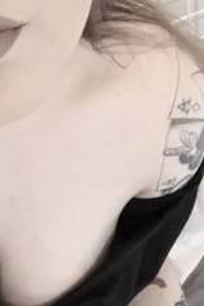 Jiggles - Screenshot 1 of 4 - Medium Tits