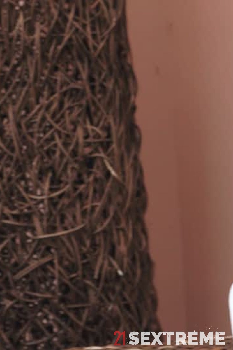 Red Kitty - Screenshot 1 of 4 - Babes