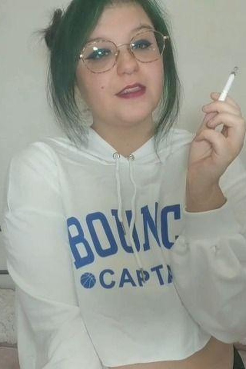 Wife Caught Smoking - Screenshot 1 of 4 - BBW