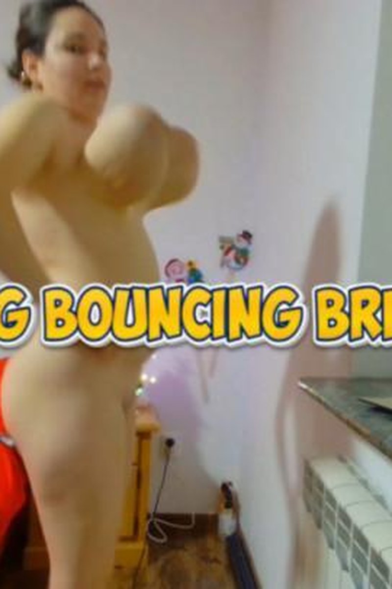 Jumping Bouncing Breasts - Screenshot 1 of 4 - Huge Tits