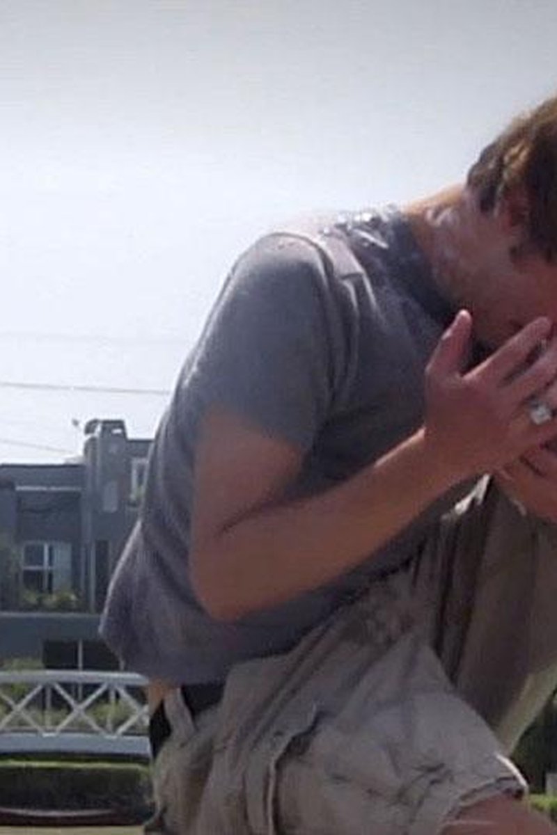 Public Cumshot Violation - Screenshot 1 of 4 - Amateur