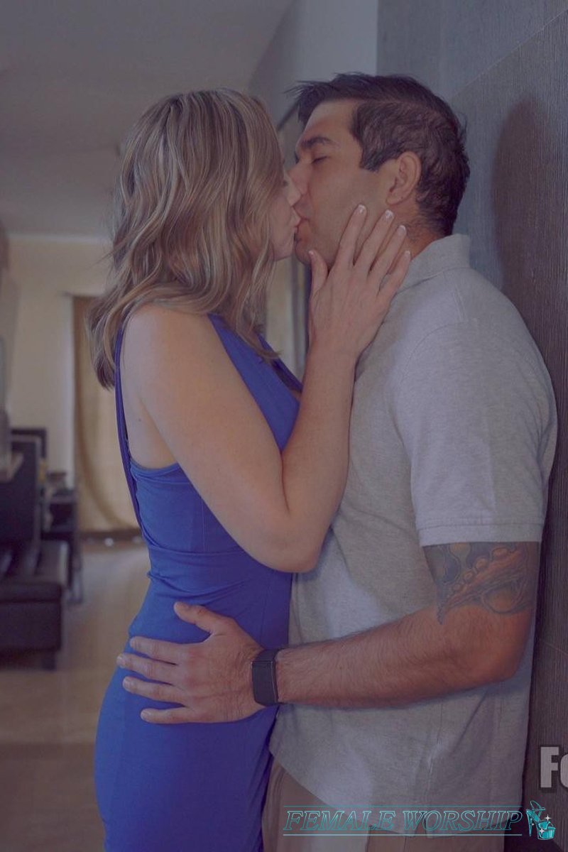 #606 - Screenshot 1 of 4 - Lilly James