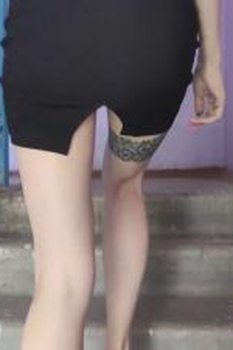 Girl Sucking Dick Into Porch - Screenshot 1 of 4 - Ass Fetish