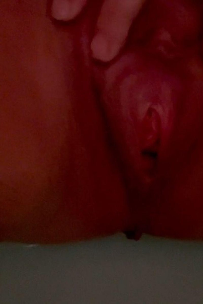 Pee Compilation - Screenshot 1 of 4 - Close Up