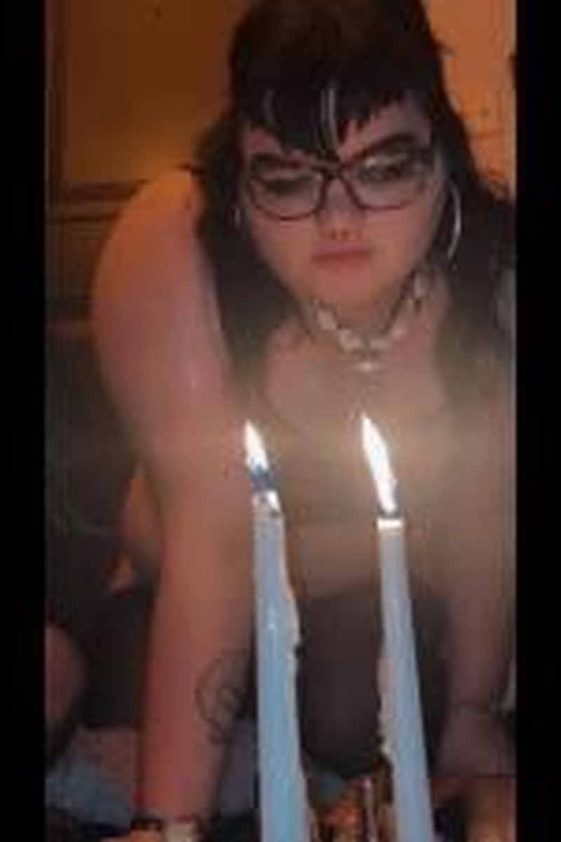 Sirens Song - Screenshot 1 of 4 - BBW