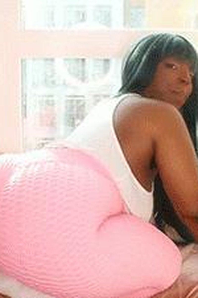 Bubblegum Booty! - Screenshot 1 of 4 - Ass Fetish