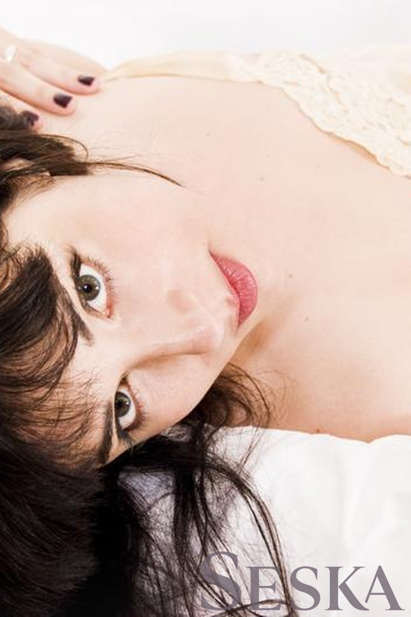Seska In A Vintage Slip 2007 - Screenshot 1 of 4 - Brown Hair