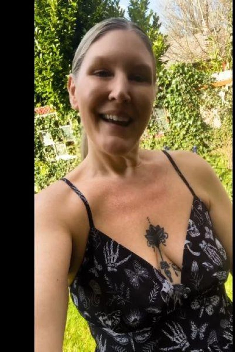 Just Call Me Crow Mamma Lol - Screenshot 1 of 4 - Dress