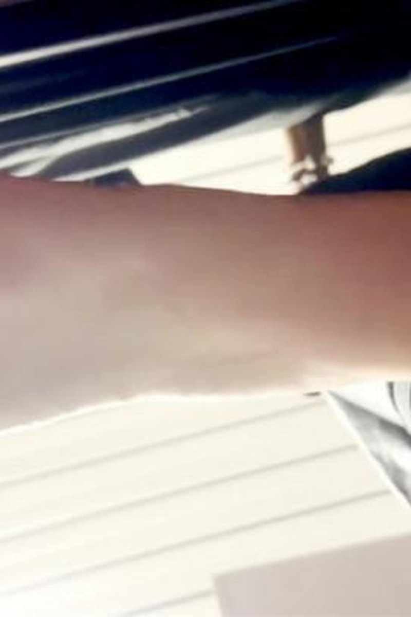 Bare Sole Stomping Tease - Screenshot 1 of 4 - Bigfeet