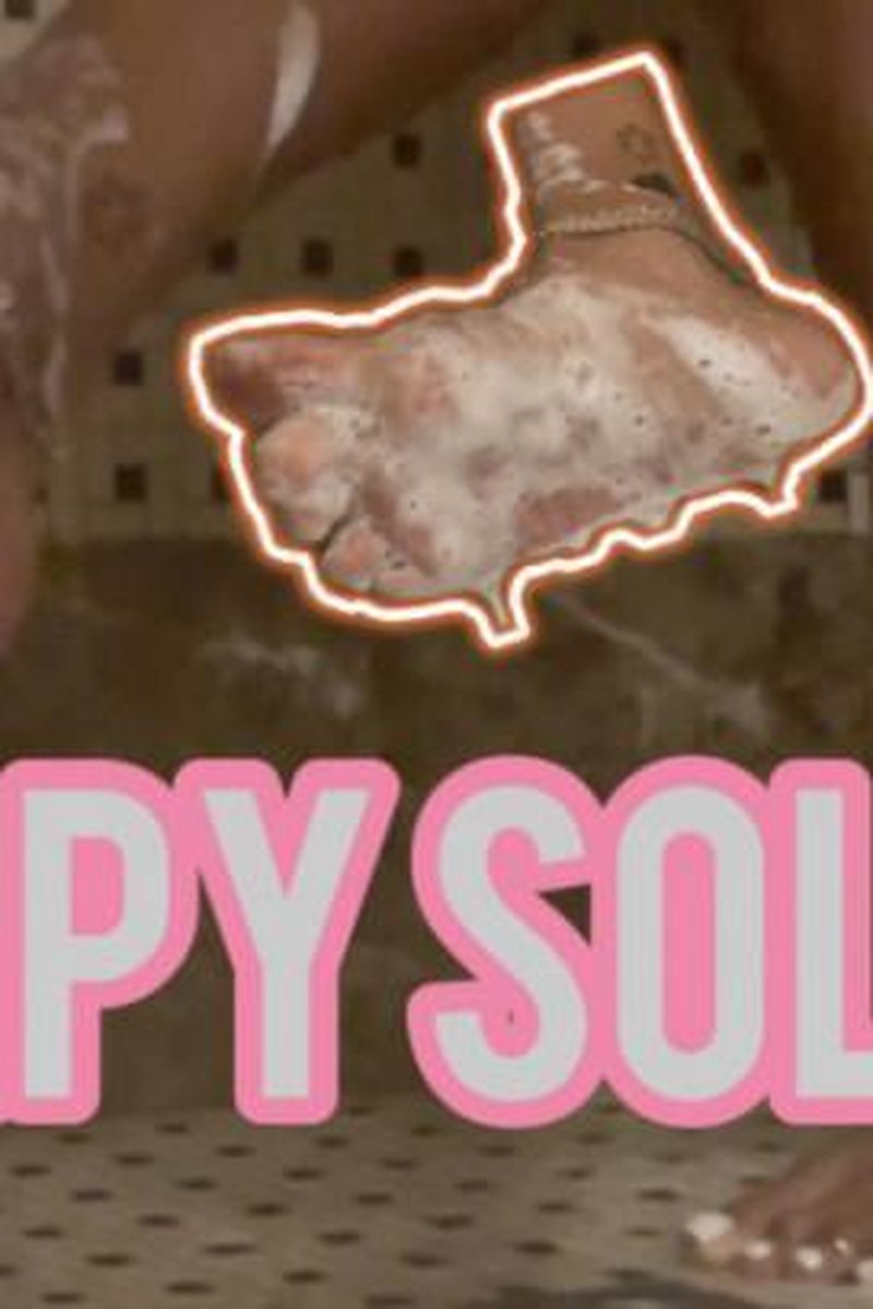 Soapy Soles - Screenshot 1 of 4 - Cleaning