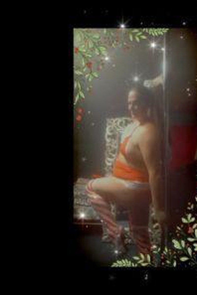 Pole Dance - Screenshot 1 of 4 - Babes