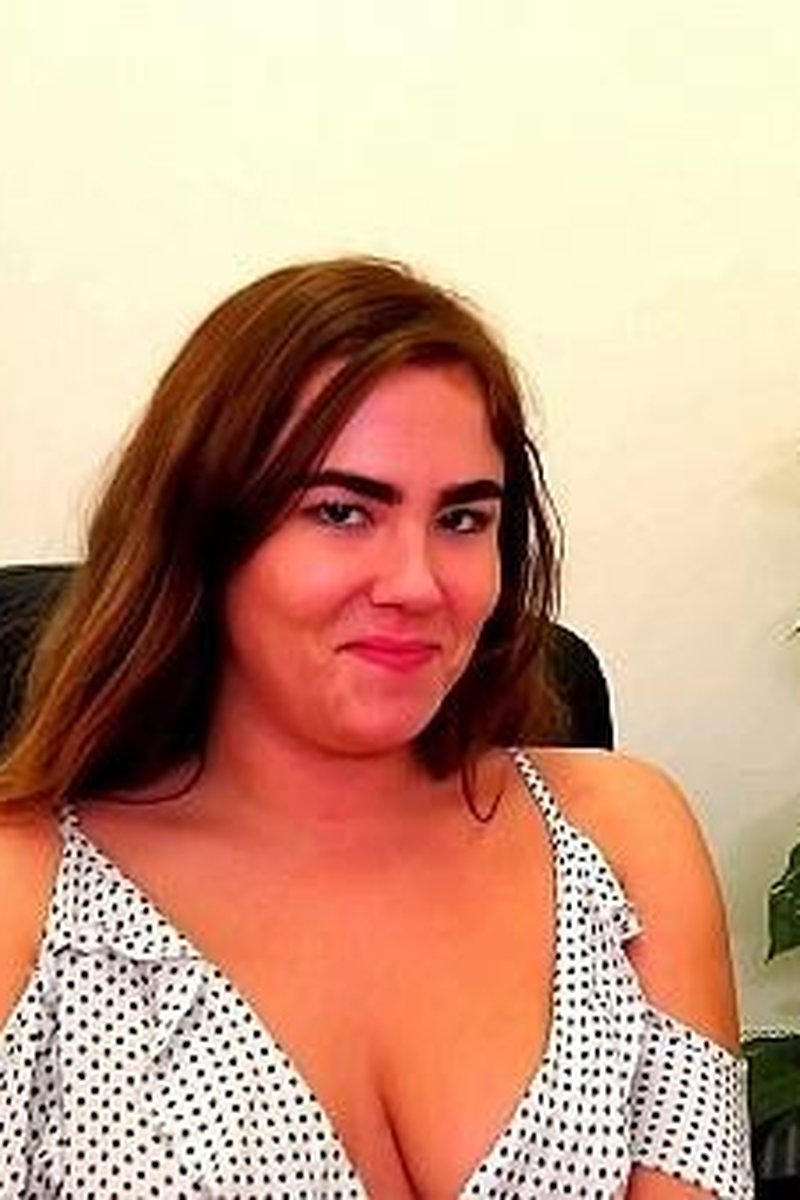 Lacy May - Screenshot 1 of 4 - Downblouse