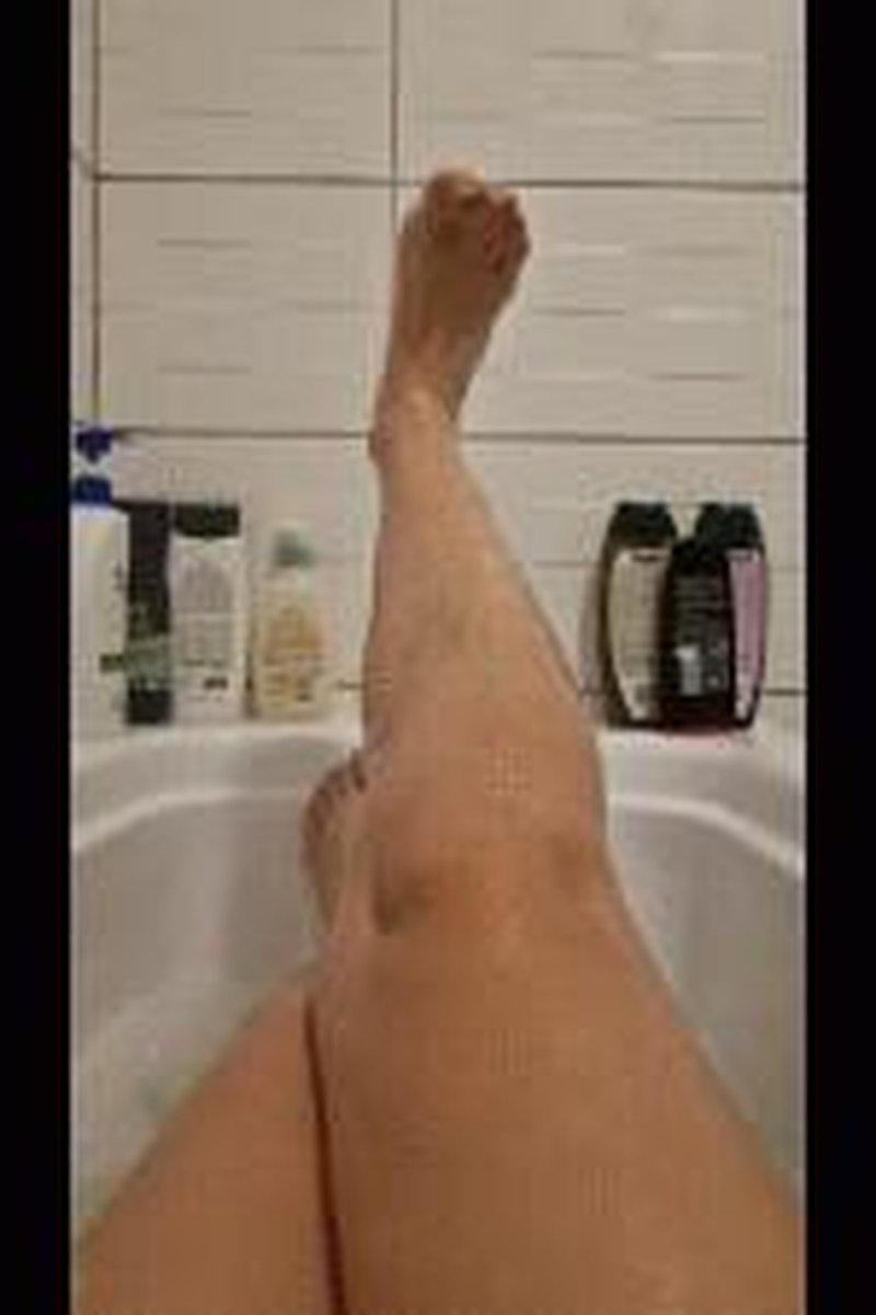 Long Toenails - Screenshot 1 of 4 - Curly Hair