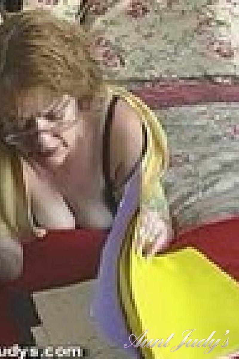 8 Clips - Screenshot 1 of 4 - Terese Ter046