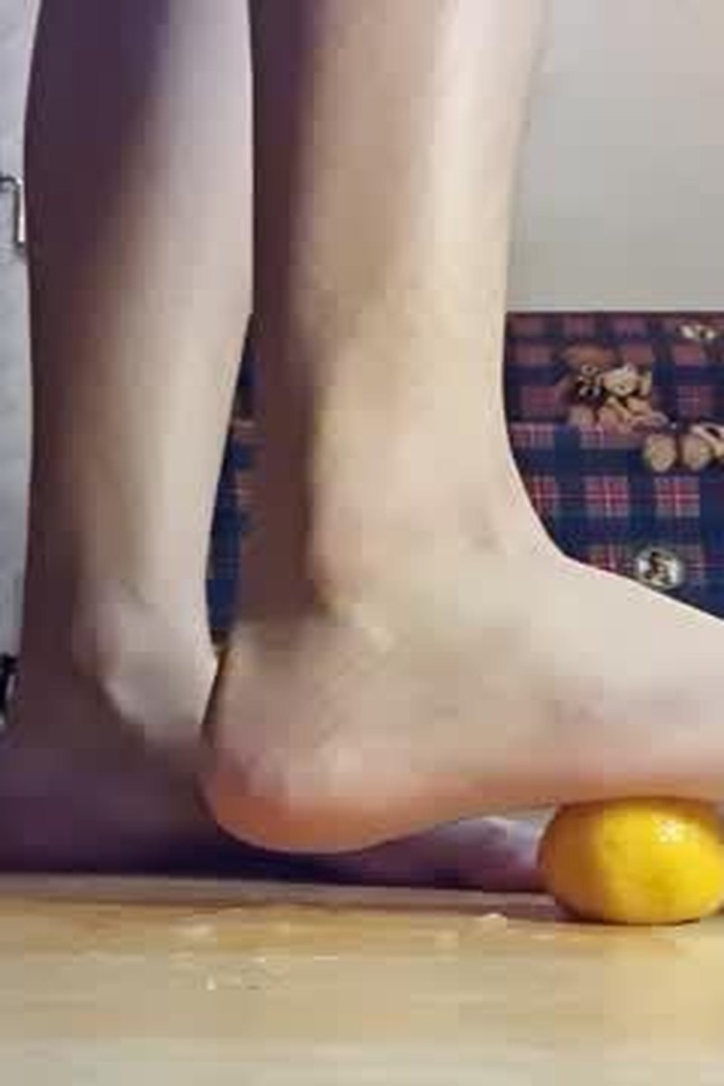 Fruit Crush - Screenshot 1 of 4 - Foot Fetish