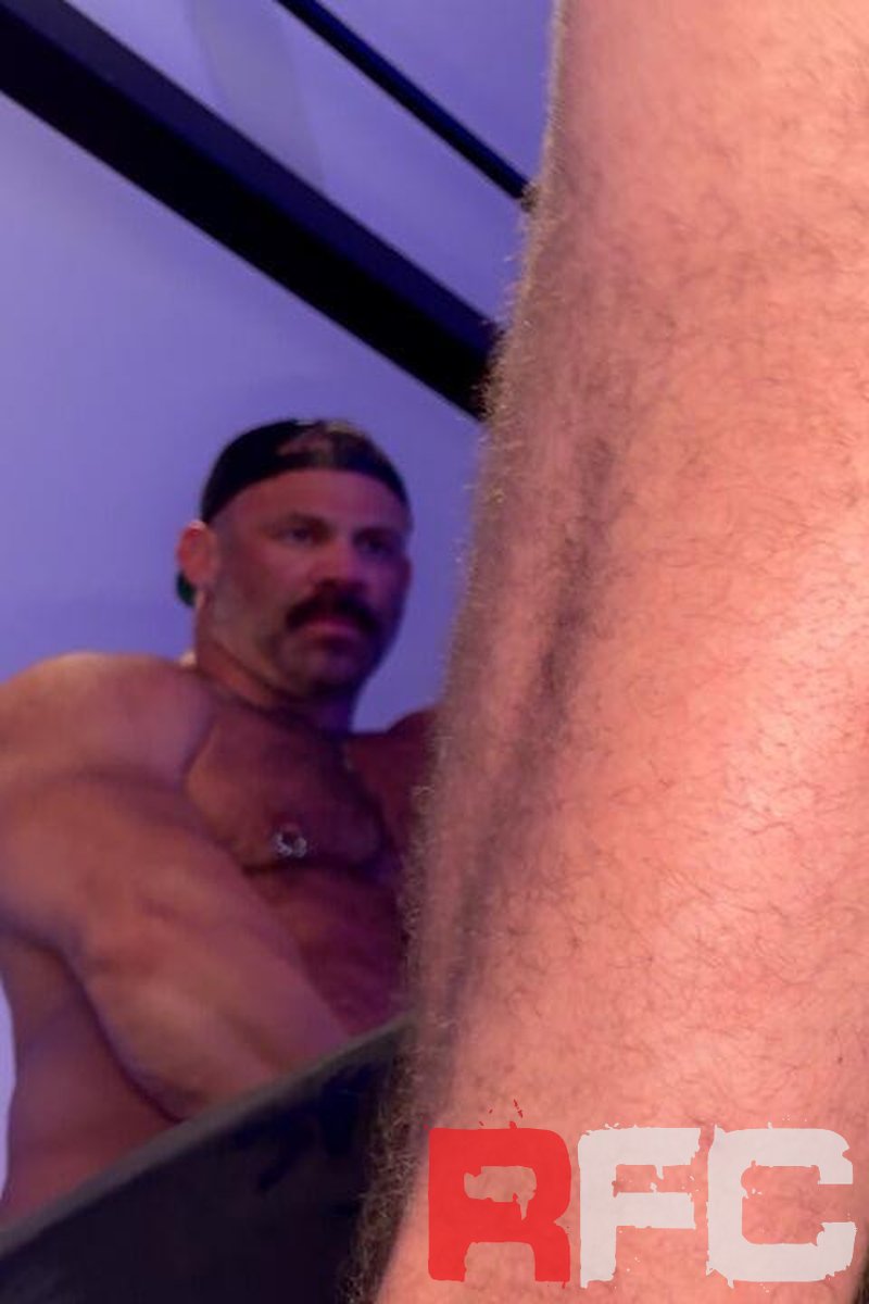 Big Dicked Sub - Screenshot 1 of 4 - Ass Play