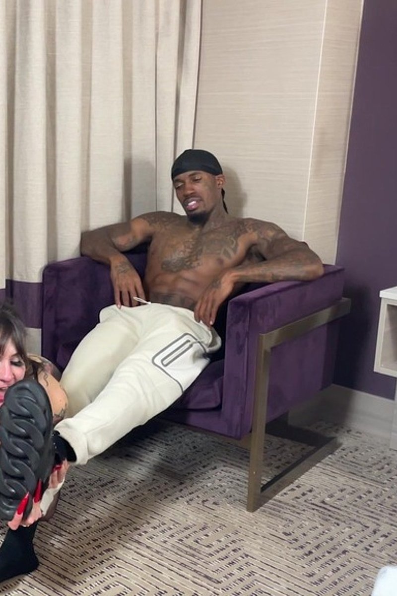 Feelin Pressure - Screenshot 1 of 4 - BDSM